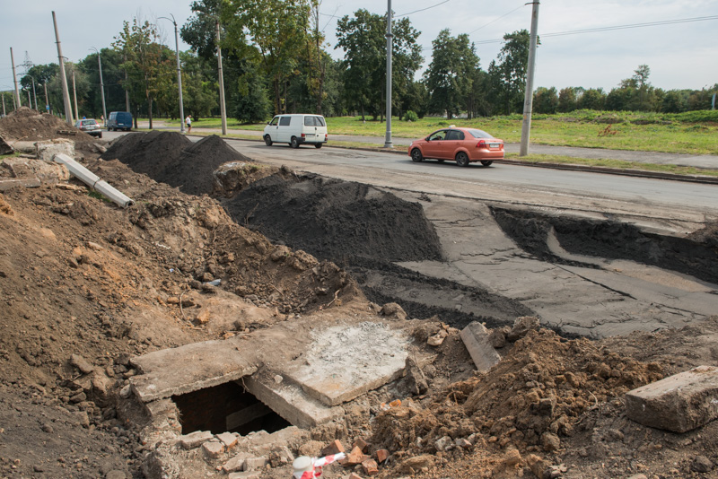 Реконструкцію тепломагістралі на Московському проспекті завершать у вересні
