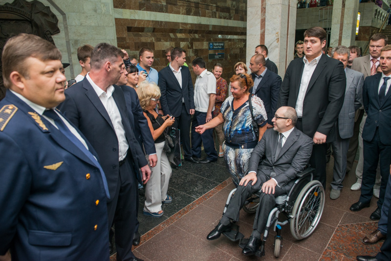 Мер Харкова став одним з перших пасажирів нового поїзда метро