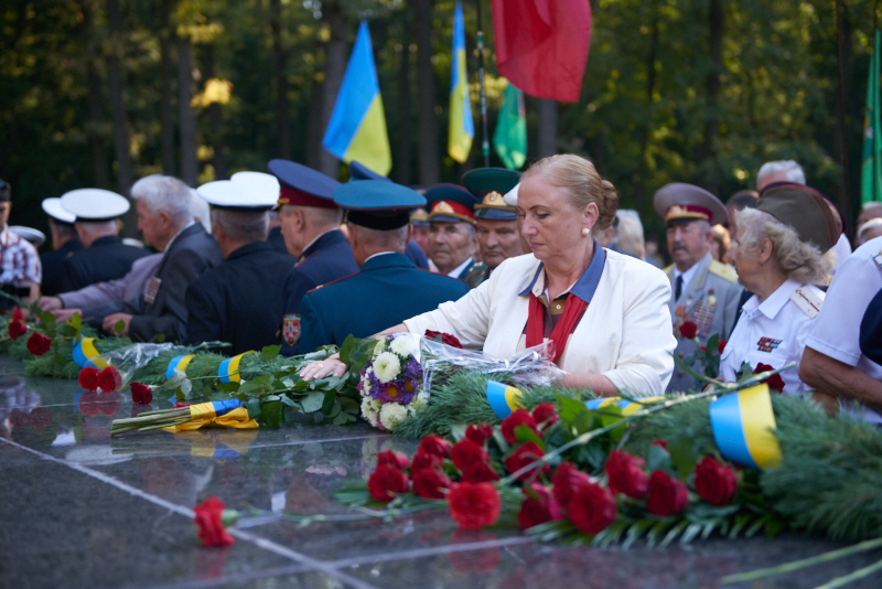 На Меморіалі Слави вшанували пам'ять визволителів Харкова