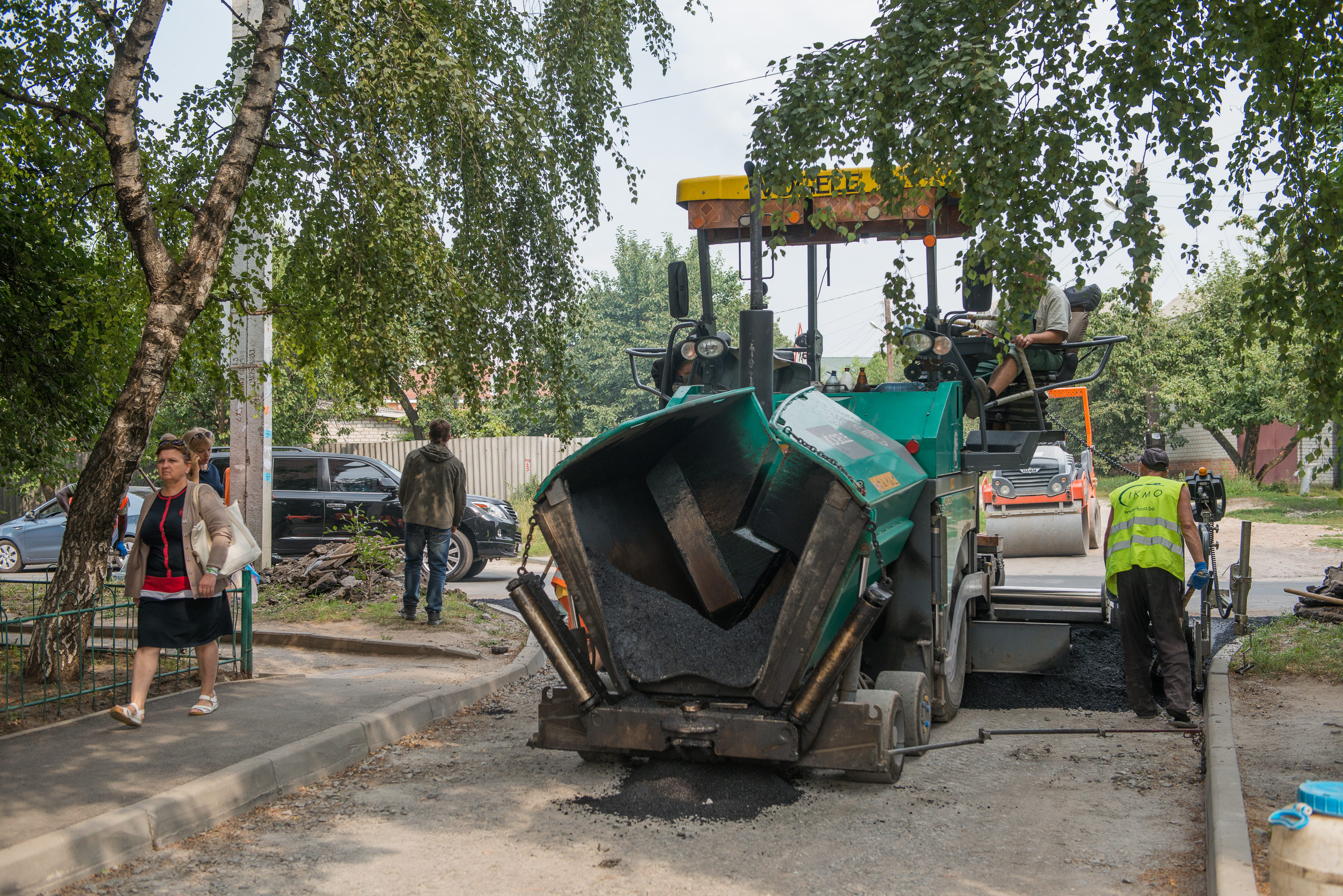 У Ленінському районі внутрішньоквартальні дороги капітально відремонтують у 10-ти дворах