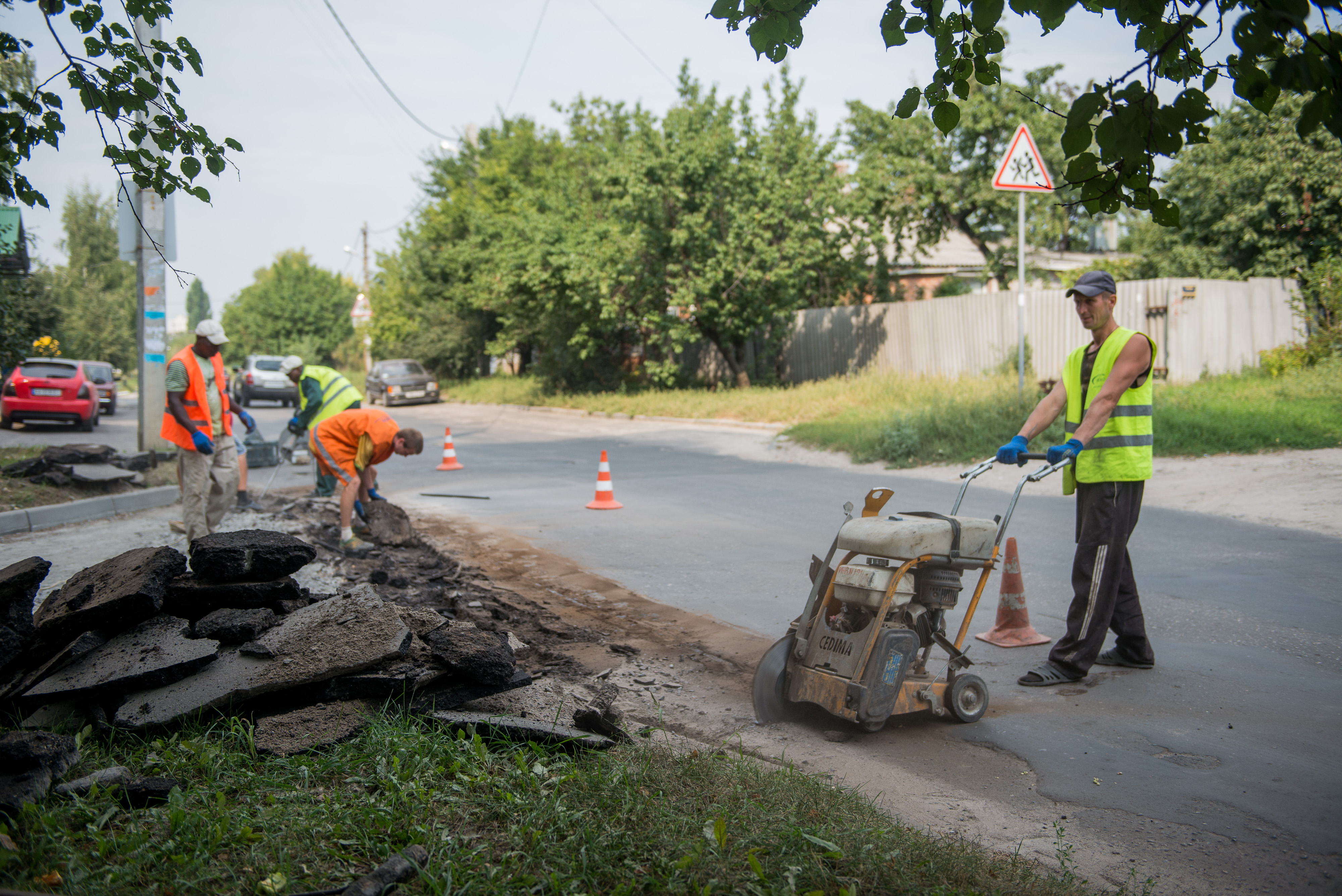 У Ленінському районі внутрішньоквартальні дороги капітально відремонтують у 10-ти дворах