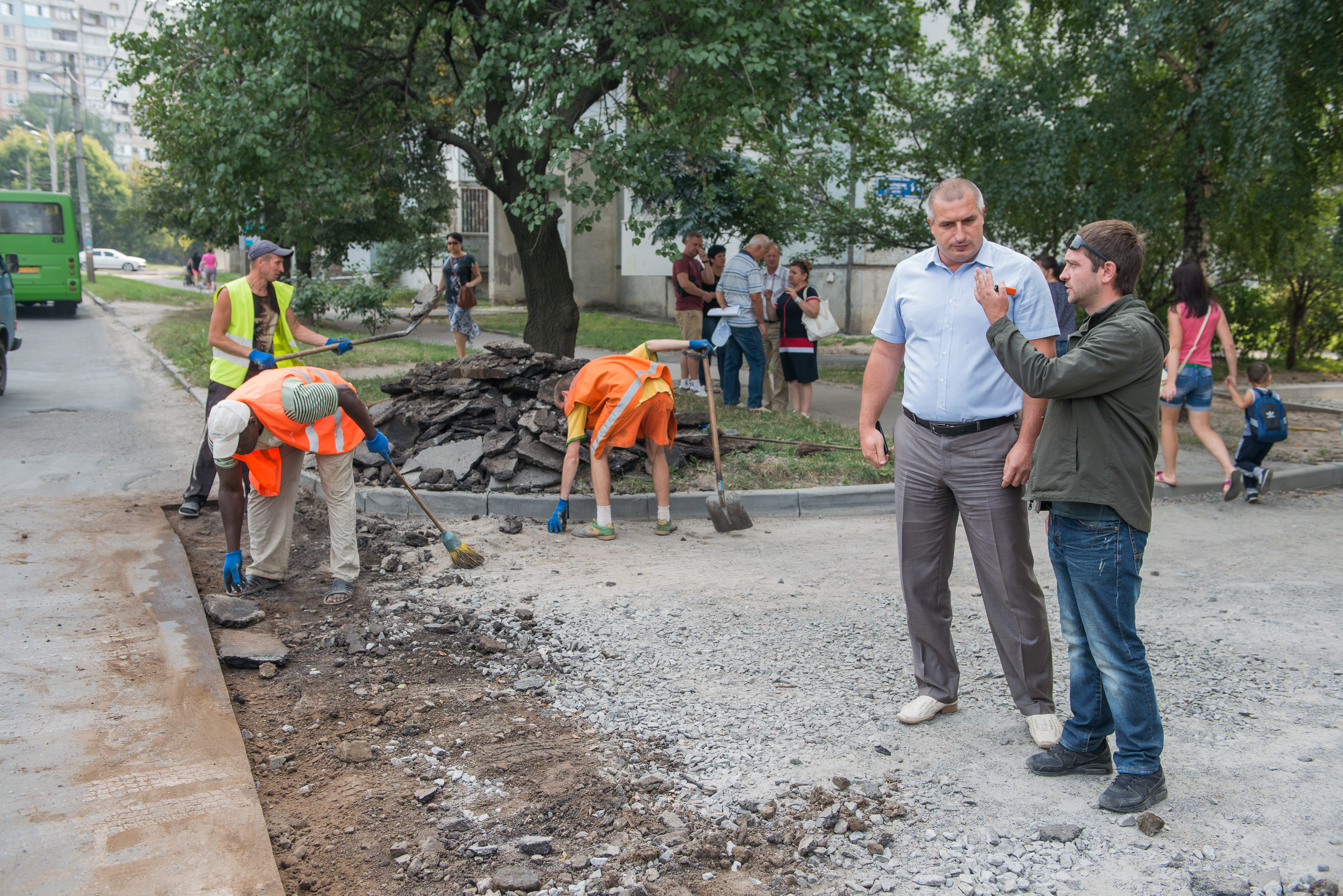 У Ленінському районі внутрішньоквартальні дороги капітально відремонтують у 10-ти дворах