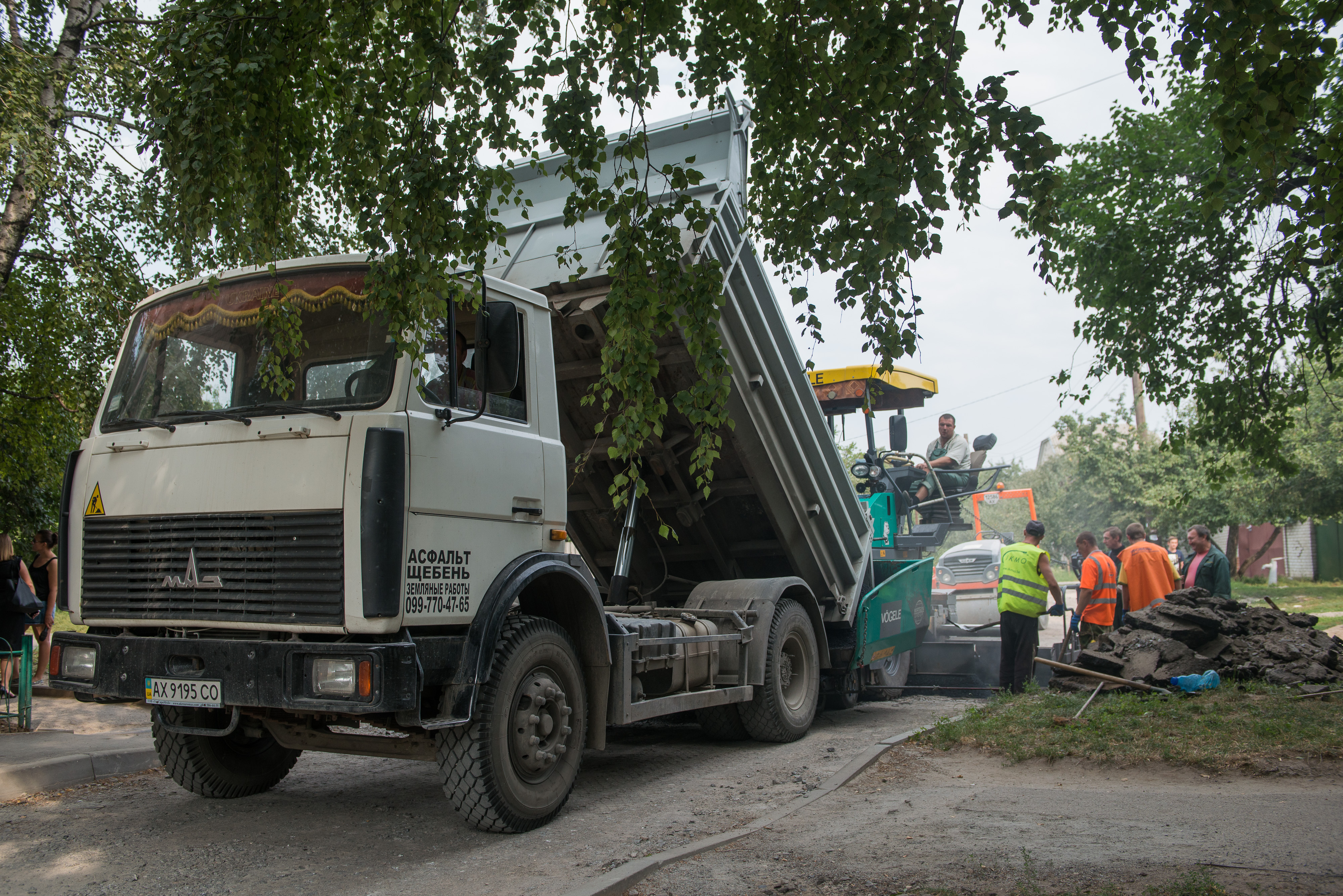 У Ленінському районі внутрішньоквартальні дороги капітально відремонтують у 10-ти дворах