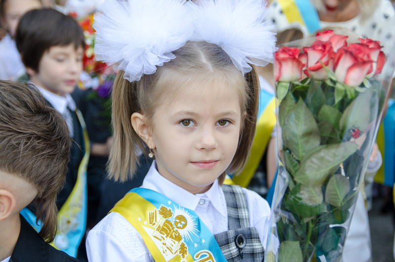 У харківських школах пройшли святкові перші лінійки