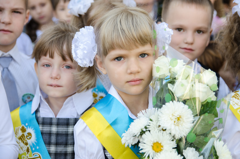 У харківських школах пройшли святкові перші лінійки