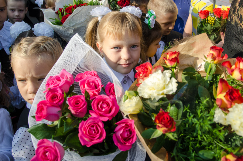 У харківських школах пройшли святкові перші лінійки