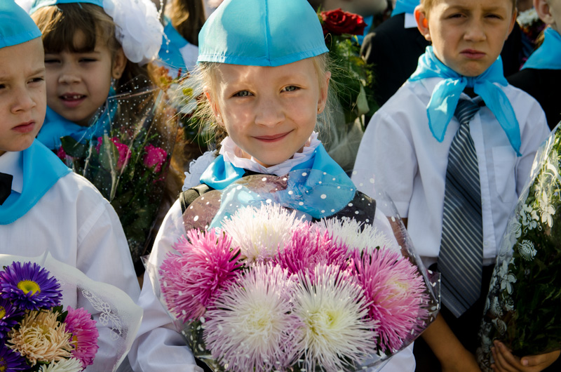 У харківських школах пройшли святкові перші лінійки