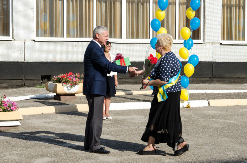 У харківських школах пройшли святкові перші лінійки