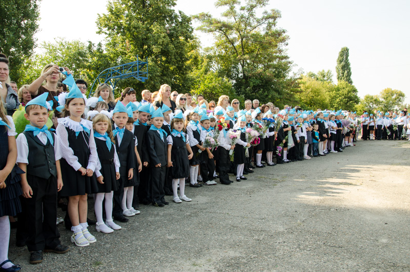 У харківських школах пройшли святкові перші лінійки