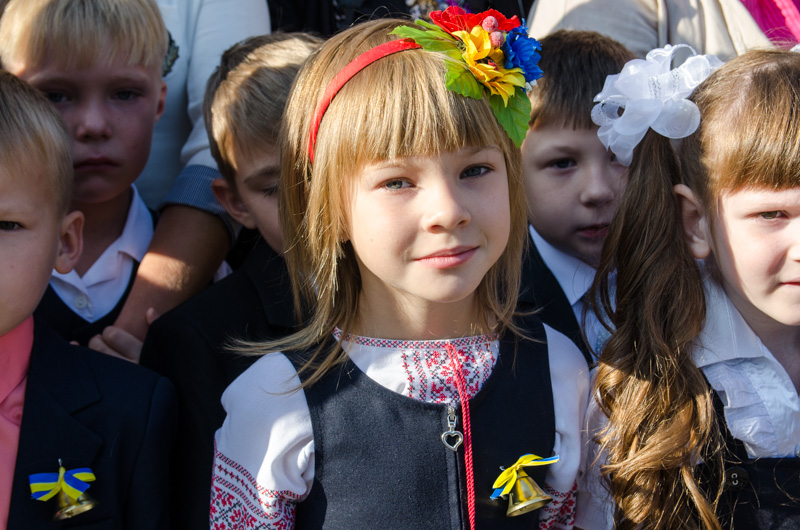 У харківських школах пройшли святкові перші лінійки
