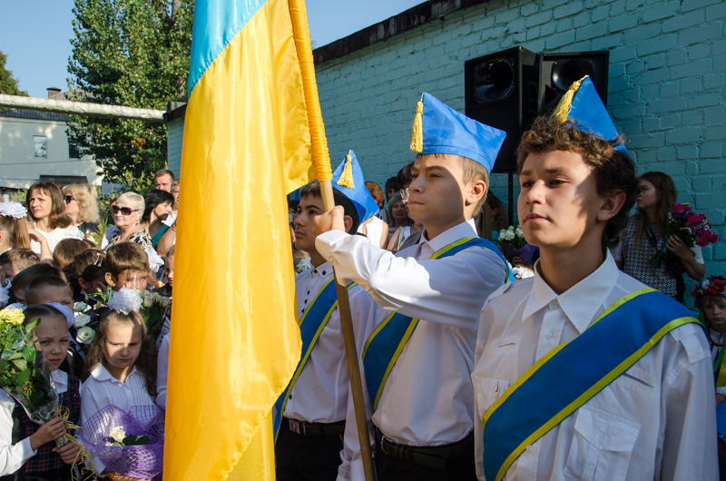 У харківських школах пройшли святкові перші лінійки