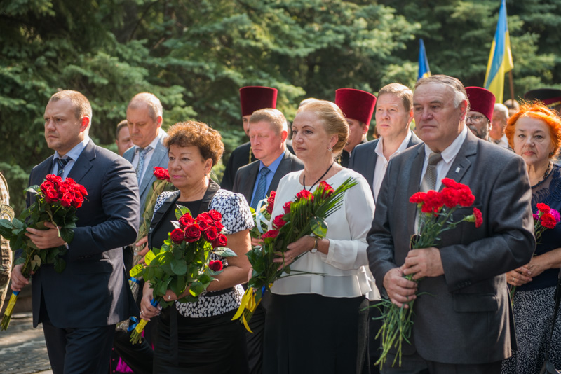 До Меморіалу Слави поклали квіти з нагоди закінчення Другої світової війни