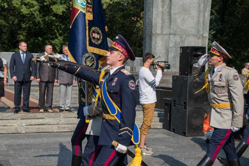 До Меморіалу Слави поклали квіти з нагоди закінчення Другої світової війни