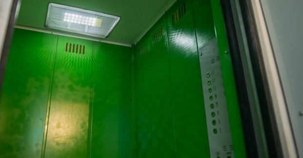 У місті продовжується заміна ліфтів
