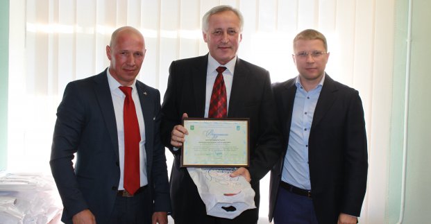 У Дзержинському районі вшановували спортсменів і вчителів фізкультури