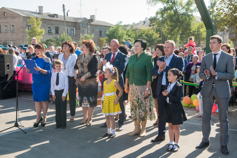 У гімназії №65 відкрили оновлений стадіон