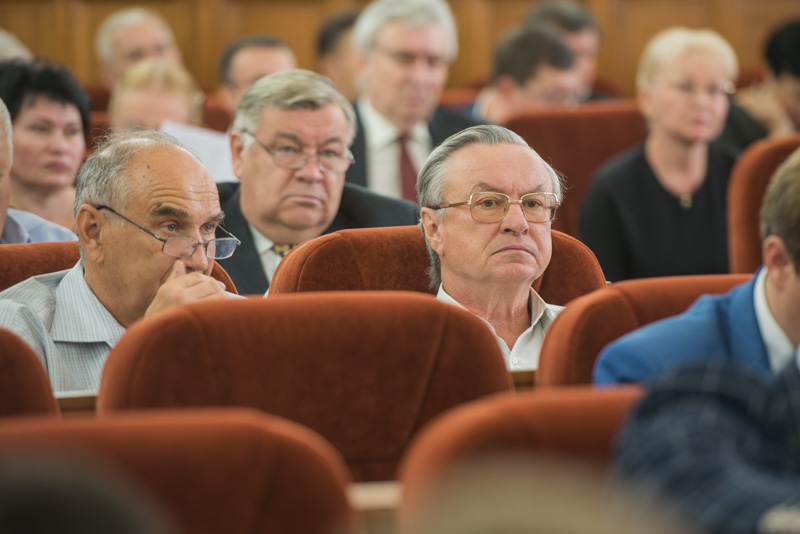 Геннадій Кернес привітав Володимира Кривцова з призначенням ректором авіаційного університету