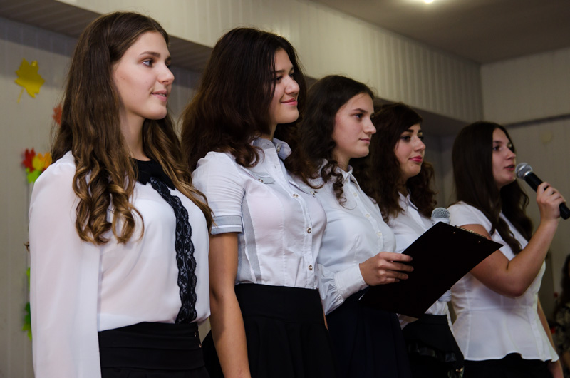 У районах міста вшановували вчителів