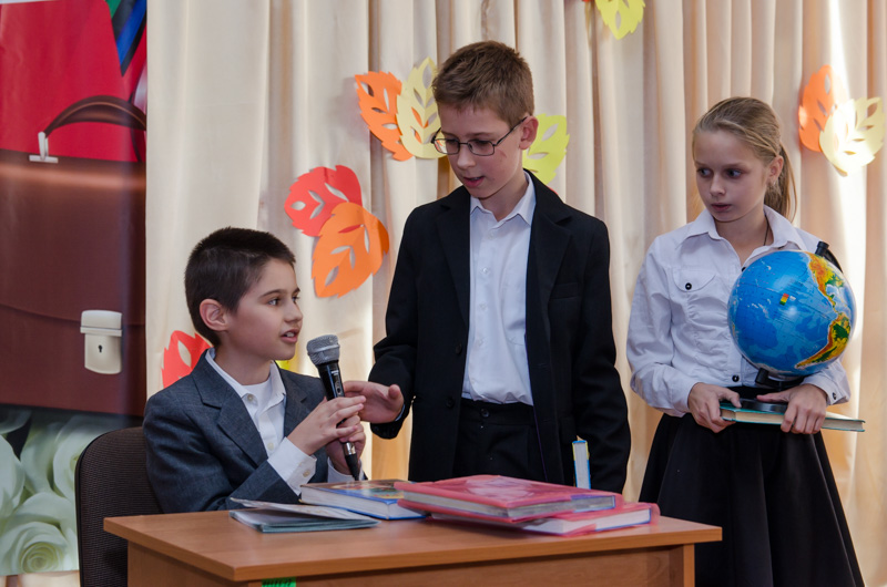 У районах міста вшановували вчителів