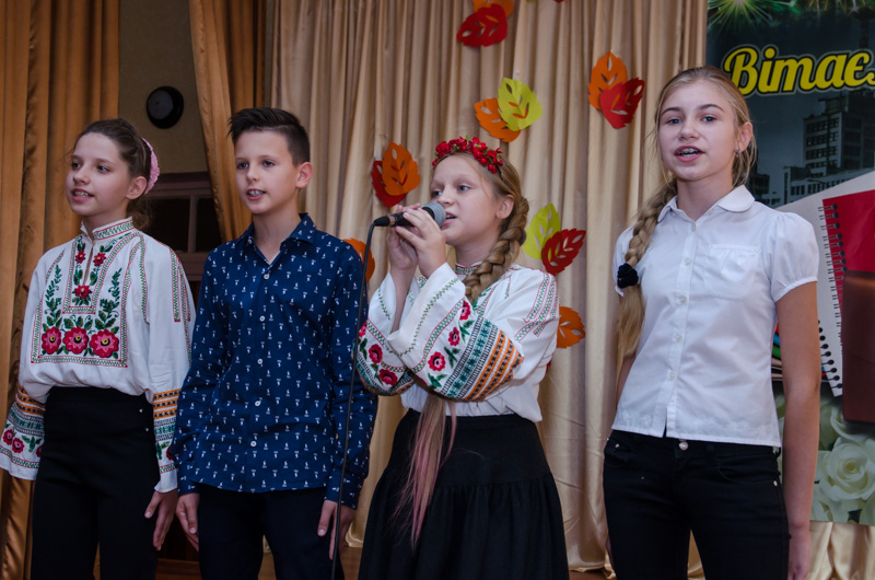 У районах міста вшановували вчителів