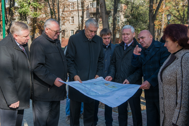 У сквері на ХТЗ встановлять перший харківський трактор