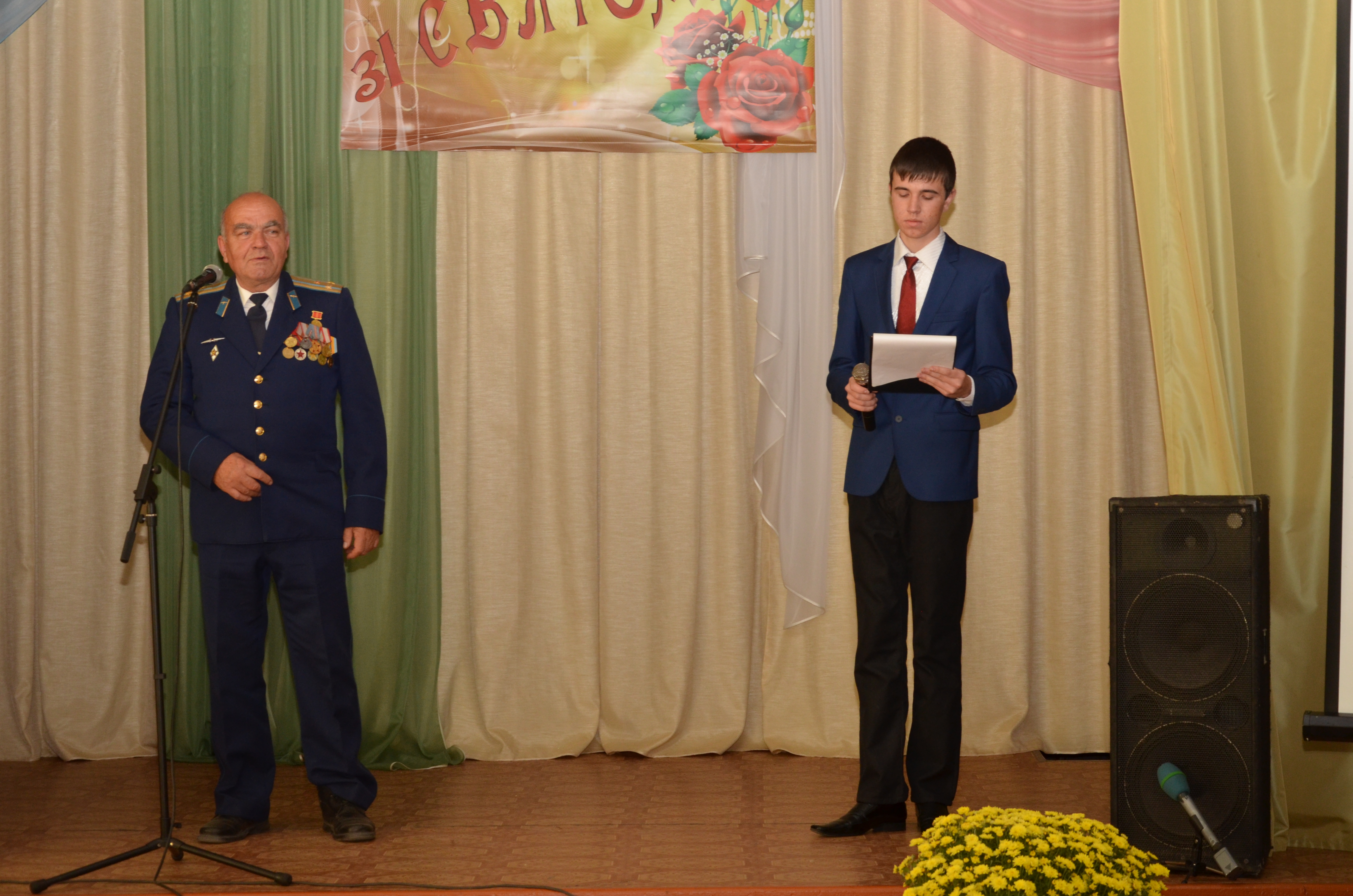Харківські школярі передали воїнам АТО листи і обереги