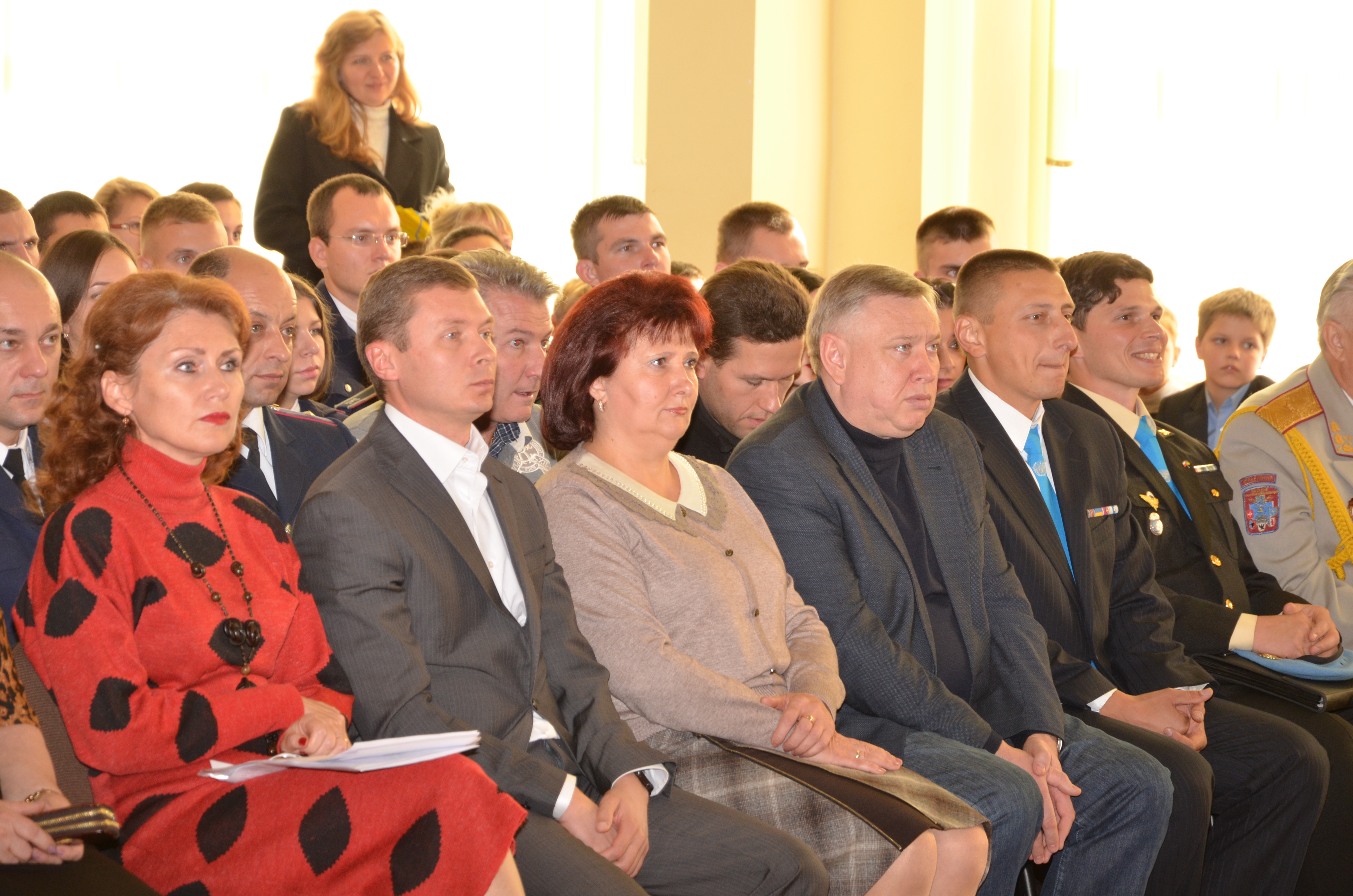Харківські школярі передали воїнам АТО листи і обереги