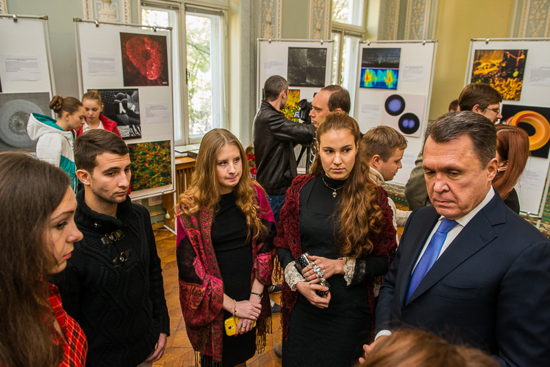 У Будинку вчених відкрилася виставка унікальних наукових фото