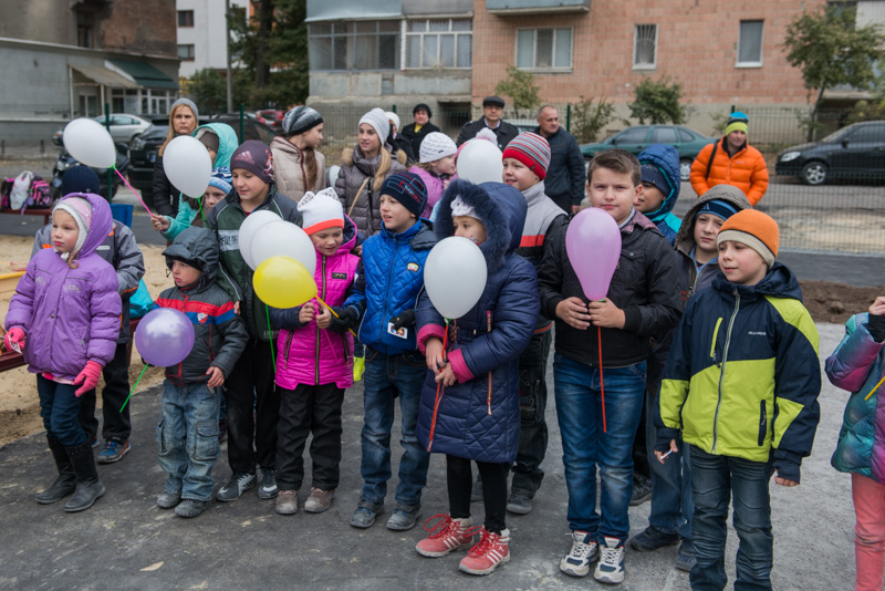 На проспекті Леніна відкрили новий спортмайданчик