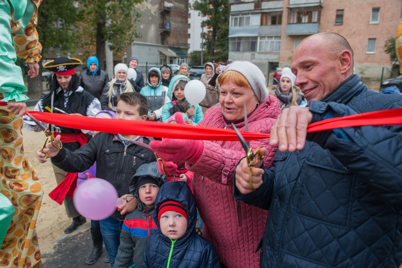 На проспекті Леніна відкрили новий спортмайданчик