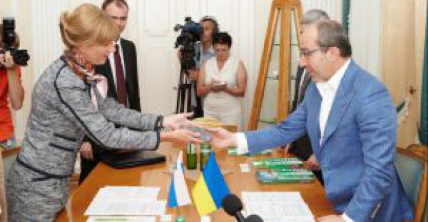 Геннадій Кернес провів робочу зустріч з тимчасовим повіреним у справах Республіки Словенія в Україні Наташею Прах