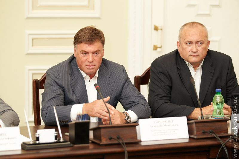 Харківська міськрада підписала угоду з профспілками та роботодавцями на 2011-2012 роки