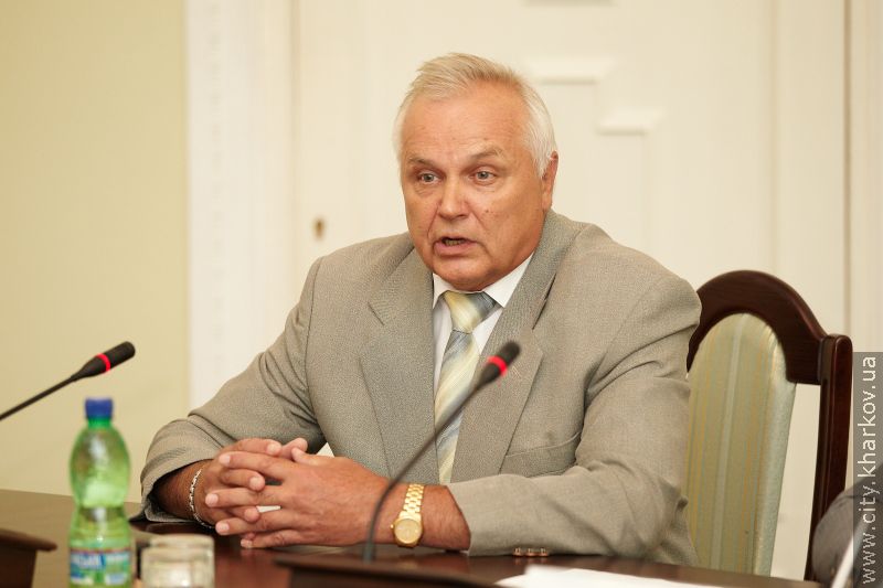 Харківська міськрада підписала угоду з профспілками та роботодавцями на 2011-2012 роки