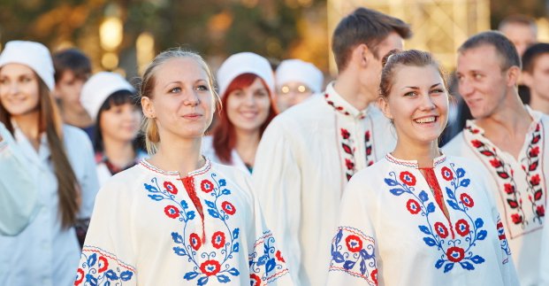 Геннадій Кернес вітає студентів