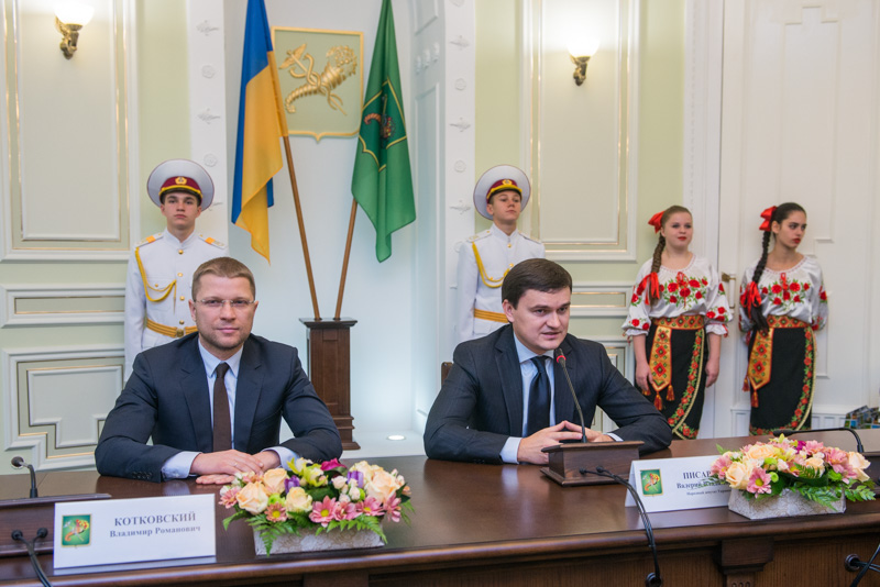 У Харкові відзначили кращих учнів Дзержинського району
