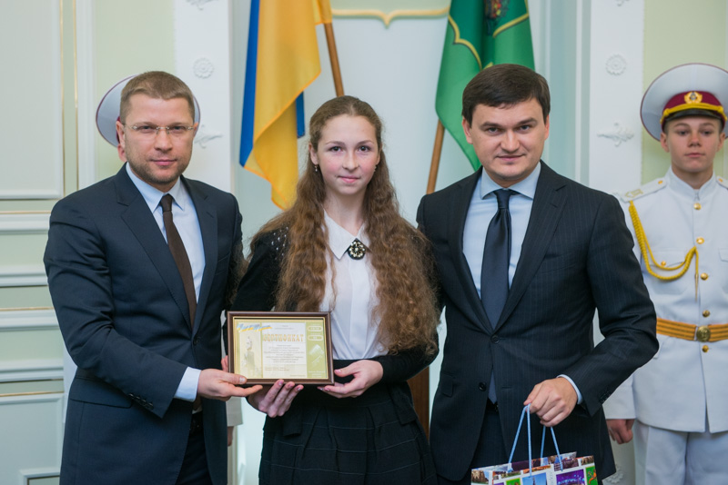 У Харкові відзначили кращих учнів Дзержинського району