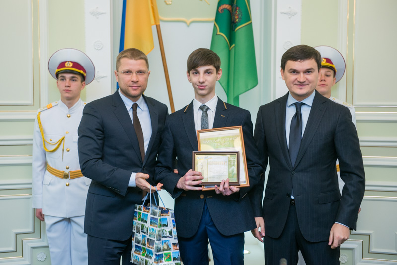 У Харкові відзначили кращих учнів Дзержинського району