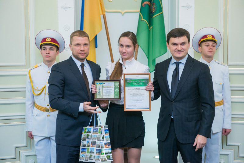 У Харкові відзначили кращих учнів Дзержинського району