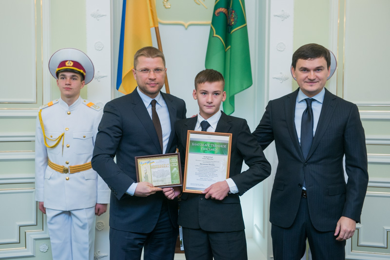 У Харкові відзначили кращих учнів Дзержинського району