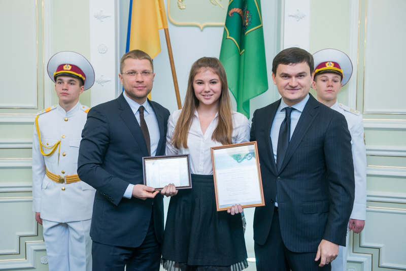 У Харкові відзначили кращих учнів Дзержинського району
