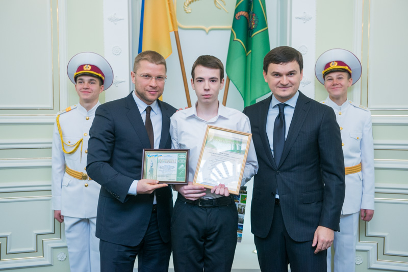 У Харкові відзначили кращих учнів Дзержинського району