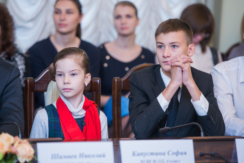 У Харкові відзначили кращих учнів Дзержинського району