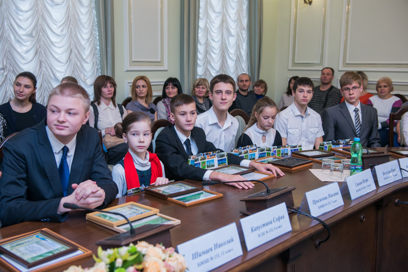 У Харкові відзначили кращих учнів Дзержинського району
