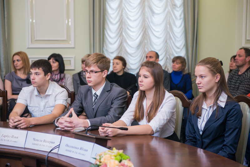 У Харкові відзначили кращих учнів Дзержинського району