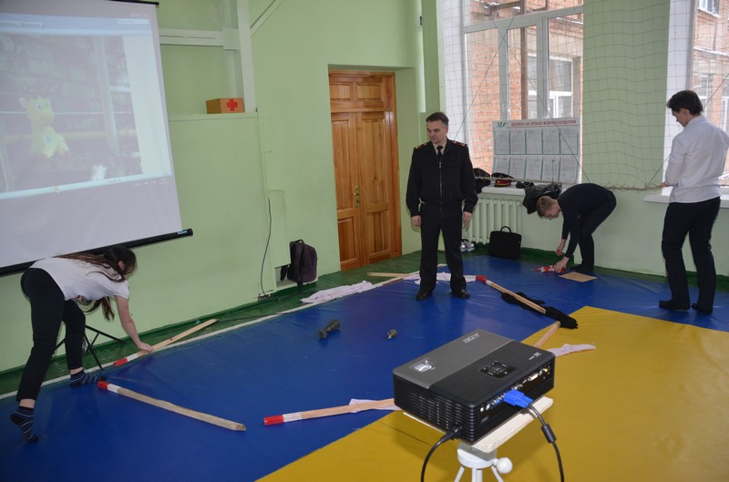 Харківські рятувальники проводять тренінги для школярів