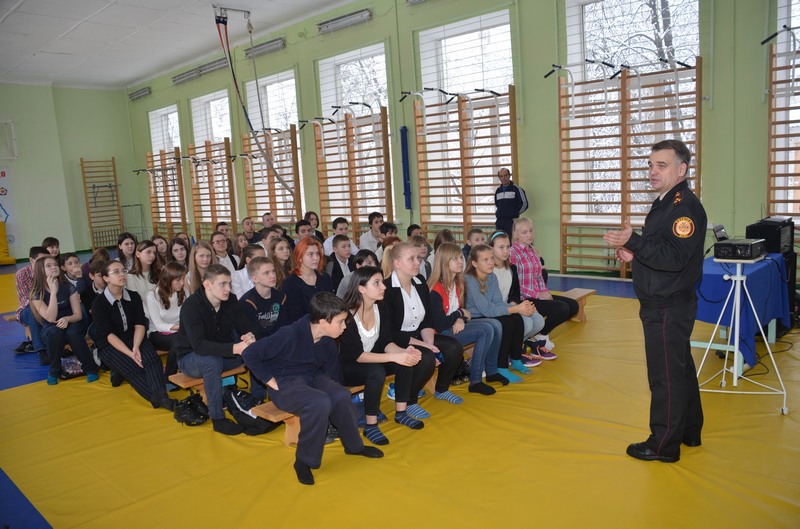 Харківські рятувальники проводять тренінги для школярів