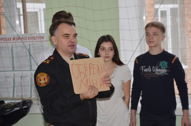 Харківські рятувальники проводять тренінги для школярів