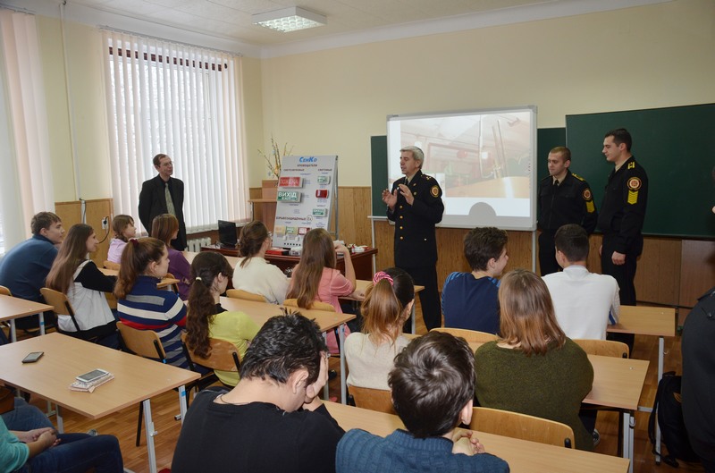 Харківські рятувальники проводять тренінги для школярів