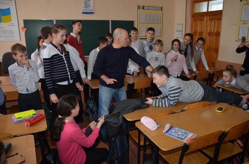 Харківські рятувальники проводять тренінги для школярів