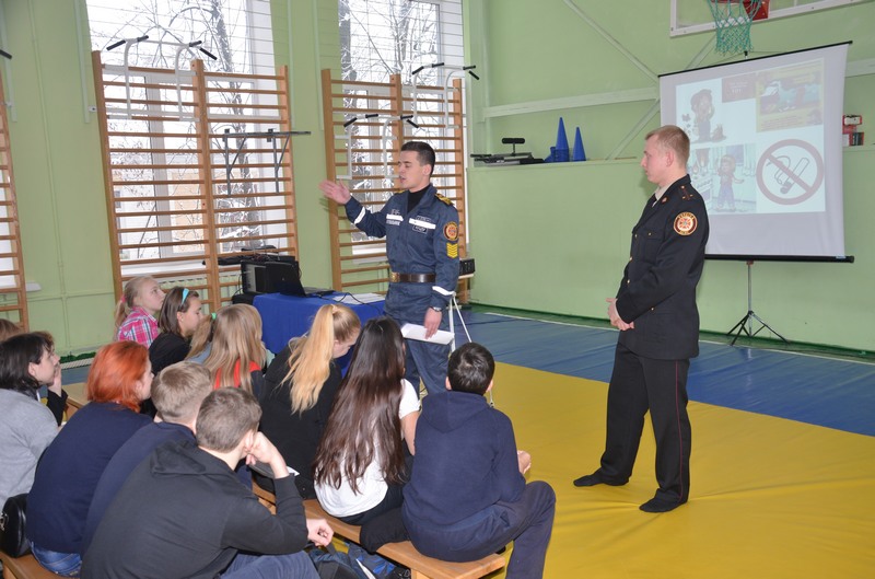 Харківські рятувальники проводять тренінги для школярів